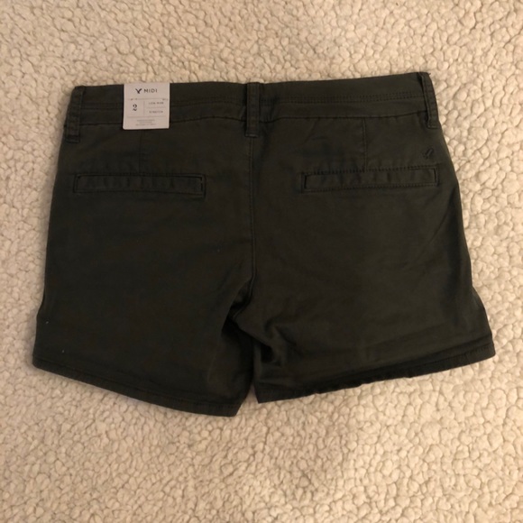 AMERICAN EAGLE low rose stretch shorts - size 2 - Picture 2 of 5